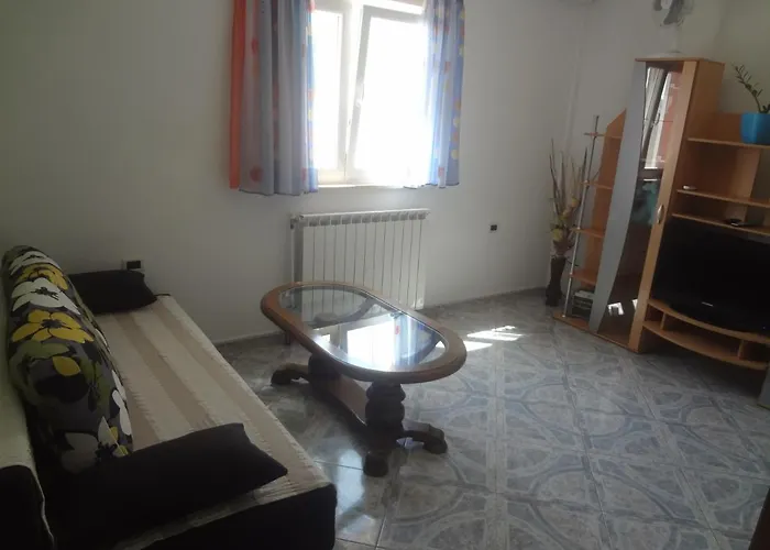With A Parking Space Valica, - 7122