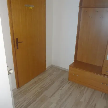 דירה With A Parking Space Valica, - 7122 אומאג