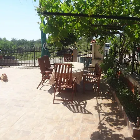Apartmán With A Parking Space Valica, - 7122 Umag